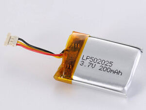 LP502025 200MAH Milieuvriendelijke lithium-polymerbatterij 12 maanden 3.7V Spanning en 150-200 Wh/kg Energie dichtheid