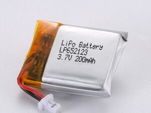 LP652123 3.7V 200MAH Bedrijfsvorm van zilveren lithium-polymerbatterij met veiligheidskenmerken Bescherming tegen overbelasting en kleur