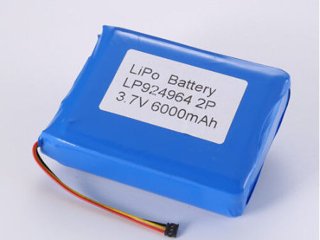 500 cycli 3.7V 6000mAh Li-ion batterij voor A-klasse Li-polymer cel ontladingstemperatuur -20°C tot 60°C
